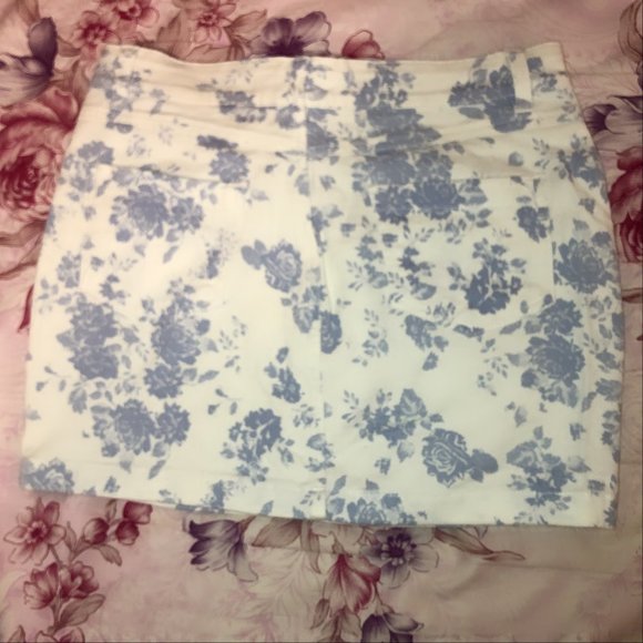 Purple White Flower Pattern Skirt - Picture 3 of 3